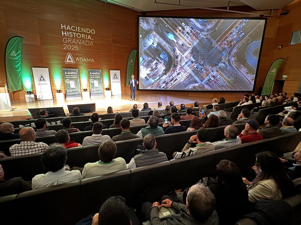 Alrededor de 100 profesionales del sector de la proteccin de cultivos en Espaa acudieron al encuentro organizado en el Parque de las Ciencias de...