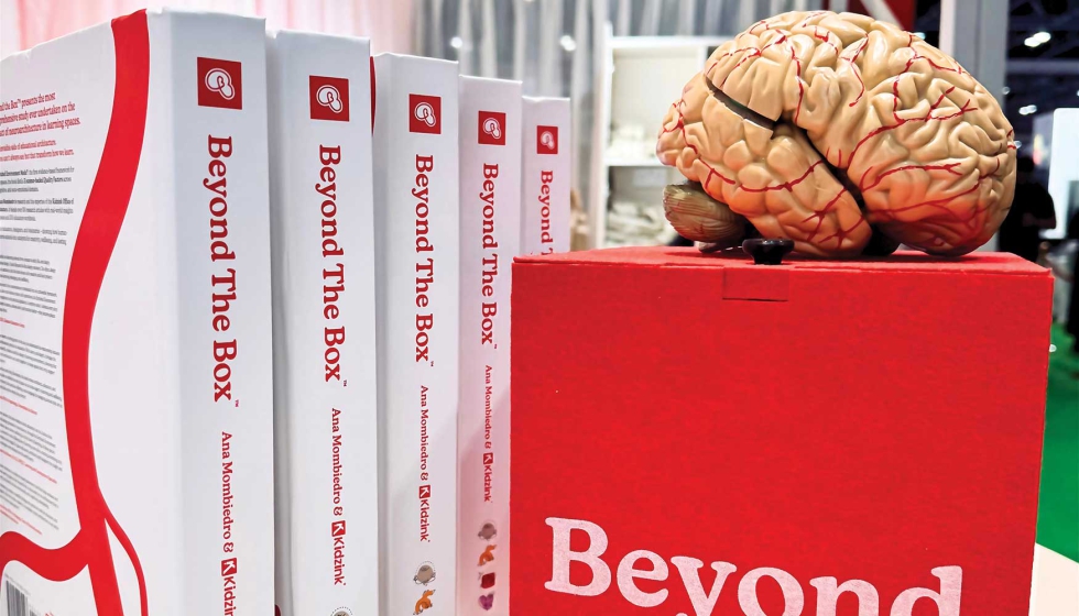 Portada de 'Beyond the box' el primer libro que analiza cientficamente el diseo de entornos educativos liderado por Ana Mombiedro para Kidzink...