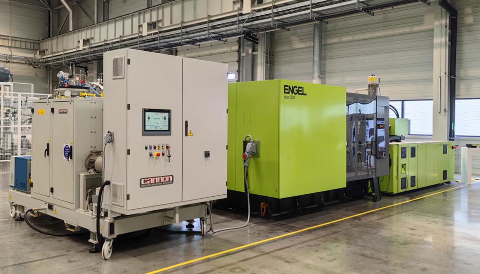 Cannon sigue a la vanguardia de la innovacin en la fabricacin de superficies exteriores automovilsticas al hacer posible el proceso de...