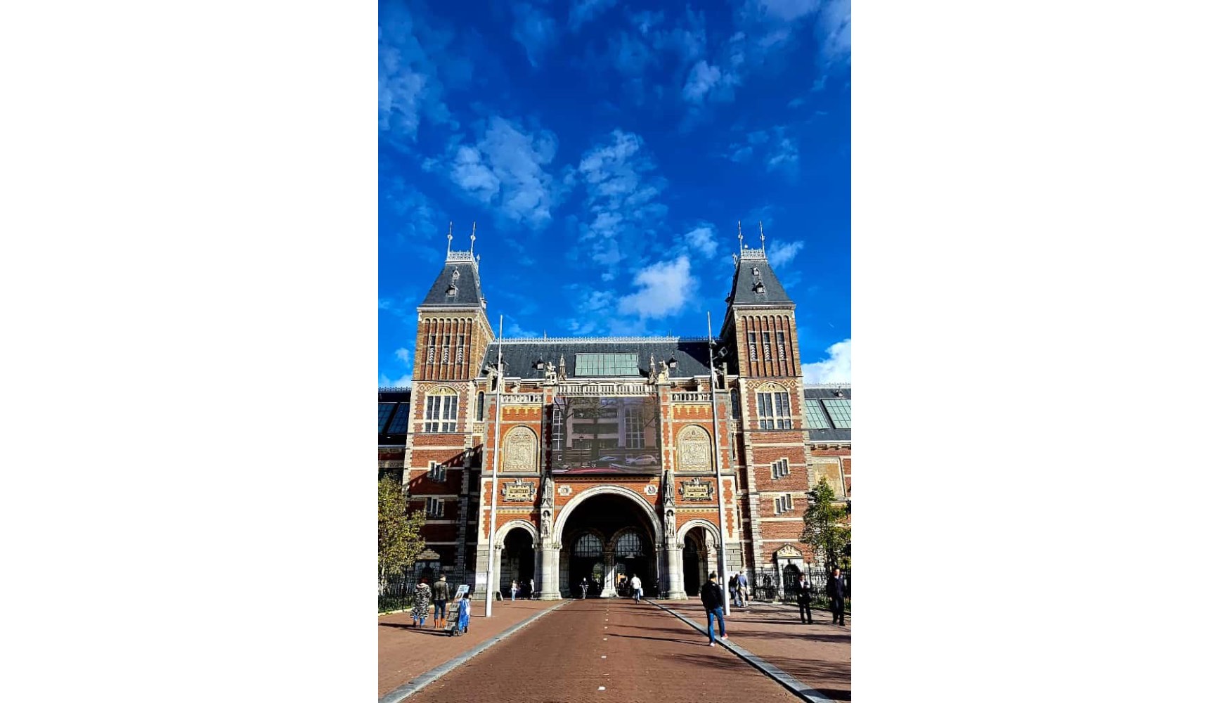 Rijksmuseum de msterdam con el videowall ya instalado