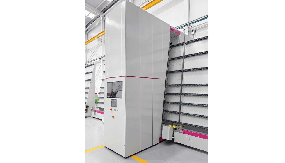 El sistema de visin artificial instalado al final de la lnea de produccin escanea cada ventana para verificar el correcto montaje de todos los...