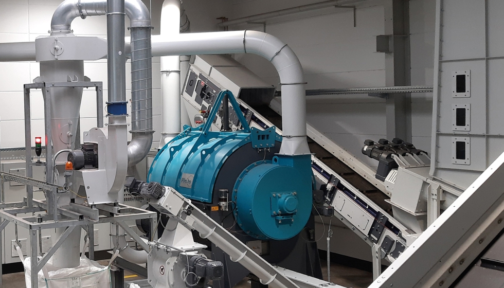 Mediante la tecnologa de limpieza en seco, se eliminan las impurezas, como las fibras de papel, el polvo o los residuos orgnicos, de forma mecnica...