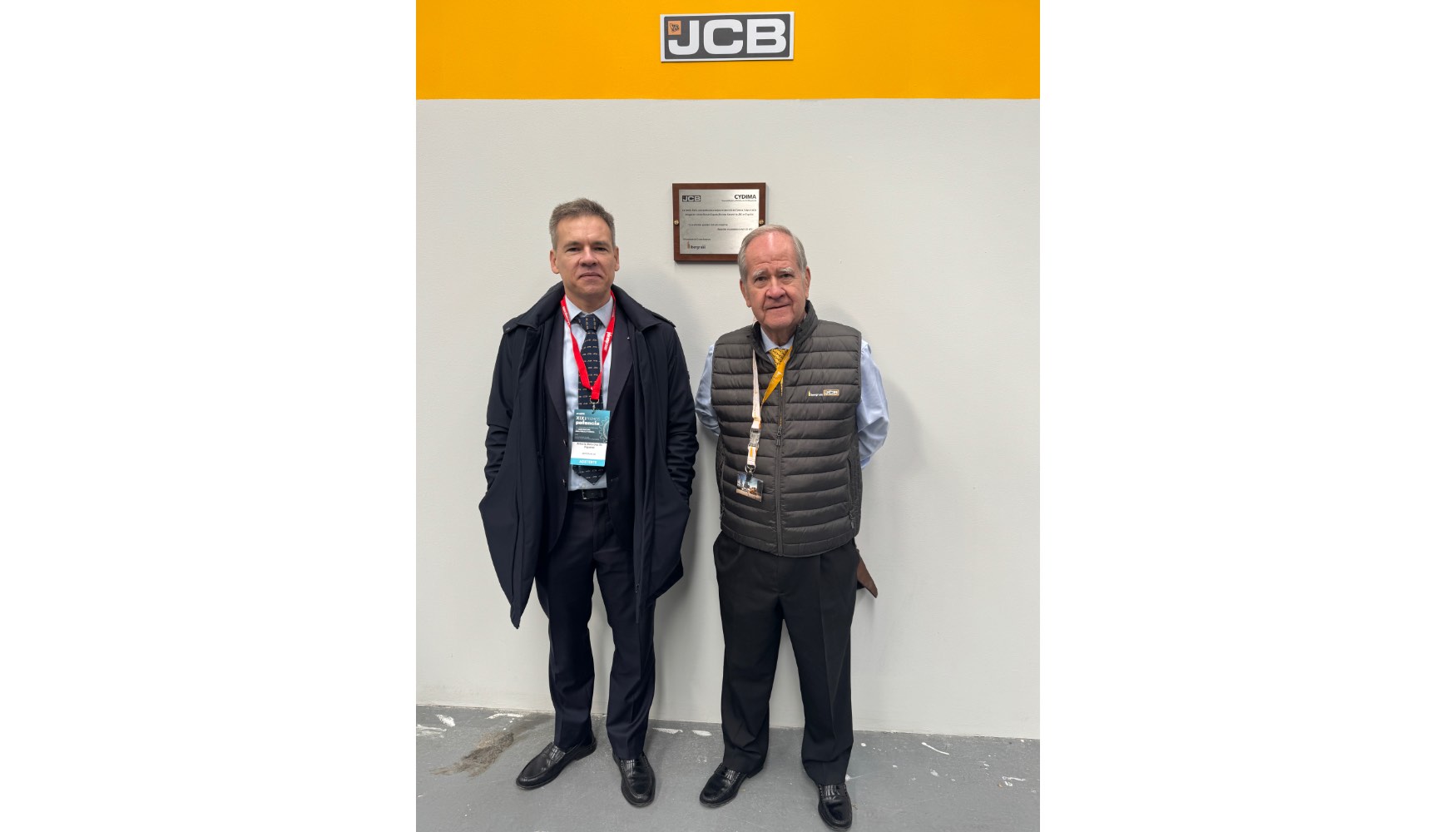 De izquierda a derecha...