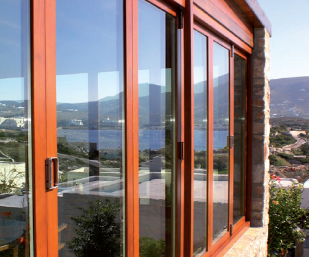 Los sistemas de Sikkens ayudan a proteger las puertas y ventanas de madera