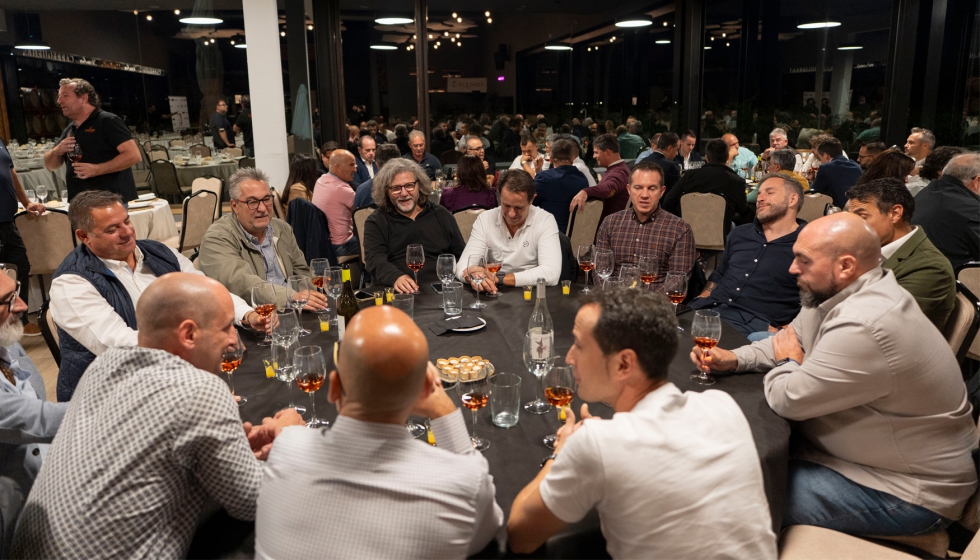 Un momento de la cata en las bodegas Concejo, donde tambi�n se celebr� la cena
