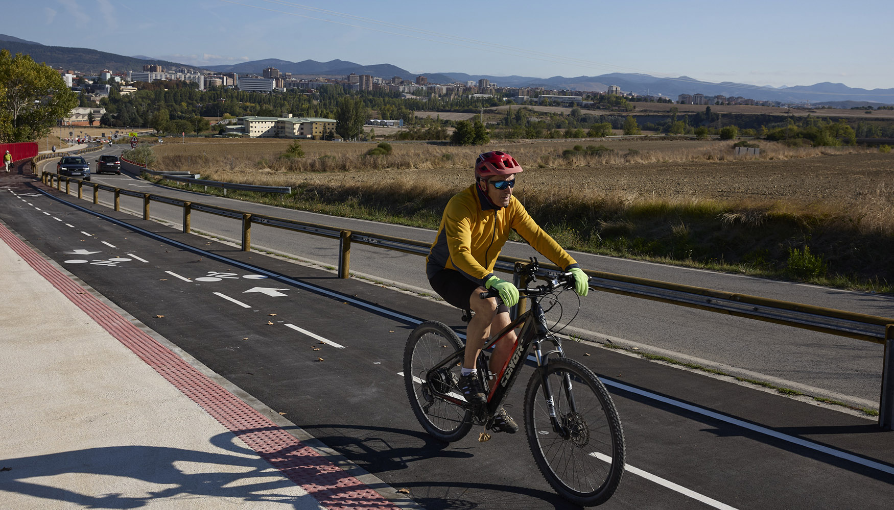 Con las ayudas autonmicas se pretende que las infraestructuras ciclables puedan ir extendindose por toda la geografa de Navarra...