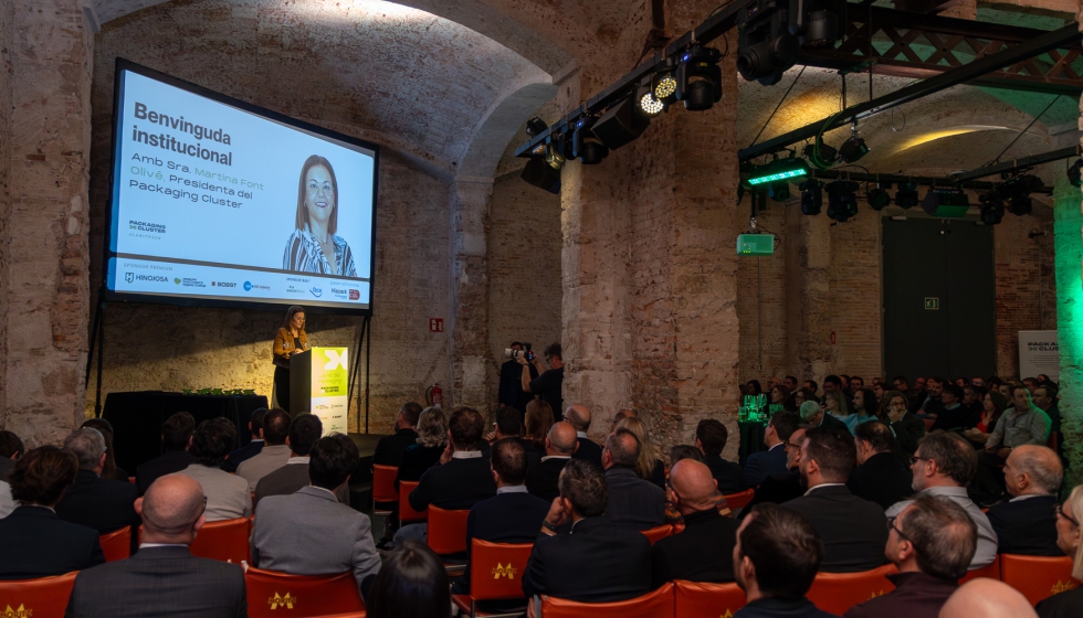 Vista general de la Nit del Packaging 2025 en la F�brica Moritz de Barcelona, con m�s de un centenar de asistentes del sector...