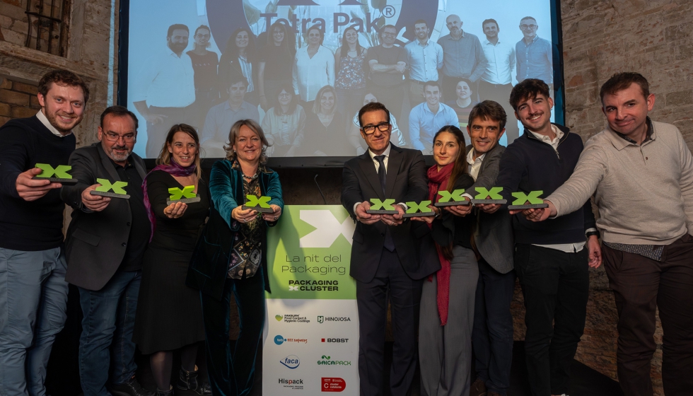 Entrega de premios durante la gala, reconociendo la innovaci�n y la colaboraci�n en el ecosistema del packaging catal�n