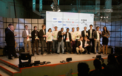 Los finalistas del concurso CODE_n en la entrega del premio