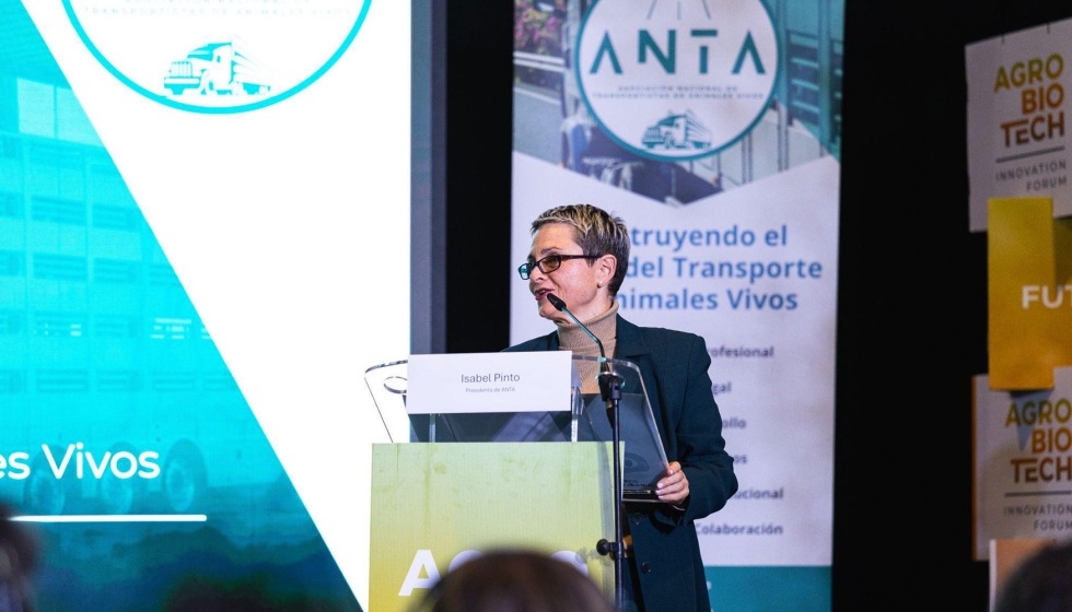Intervencin de Isabel Pinto, presidenta de ANTA, durante el 11Congreso Nacional del Transporte de Animales Vivos