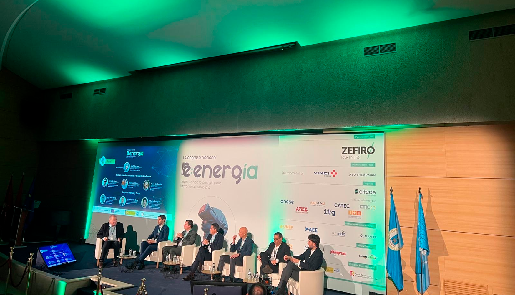 En el primer panel, representantes de grandes compaas explicaron cmo estn utilizando inteligencia artificial...