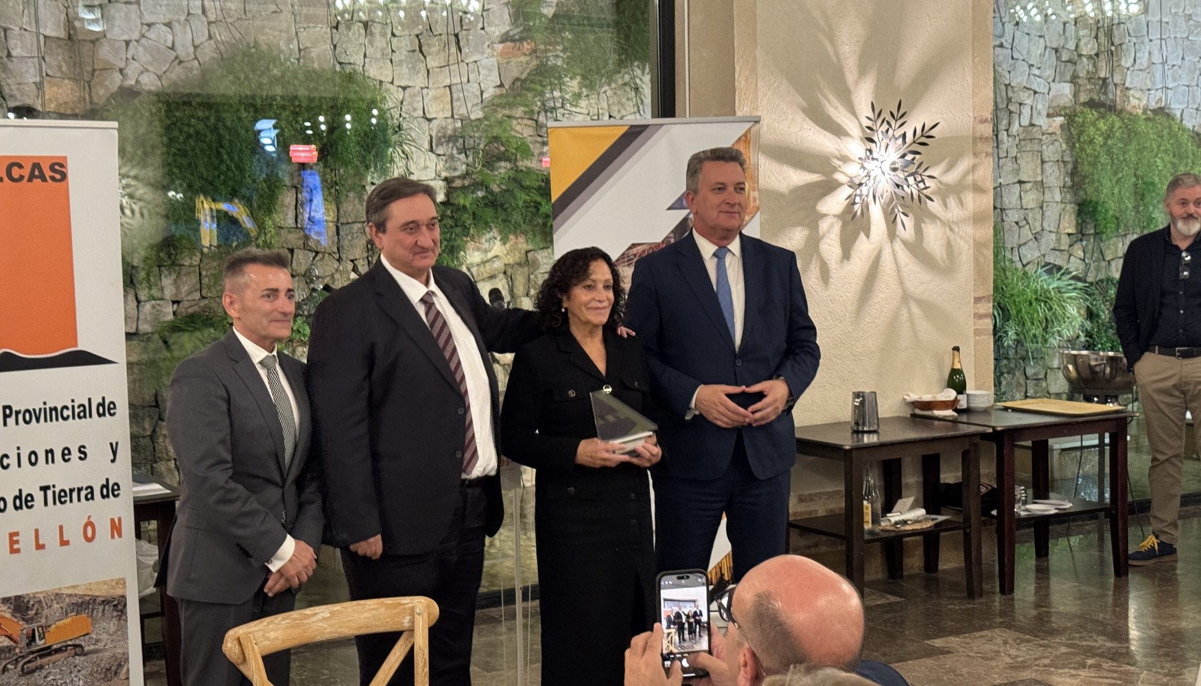 Reconocimientos a las empresas valencianas Movimientos Mestalla, Grupo Bertoln y Construcciones Lujn