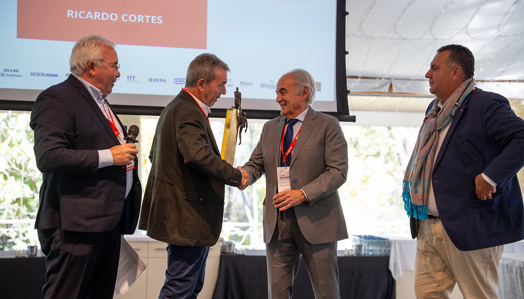 Momento del homenaje a Ricardo Corts