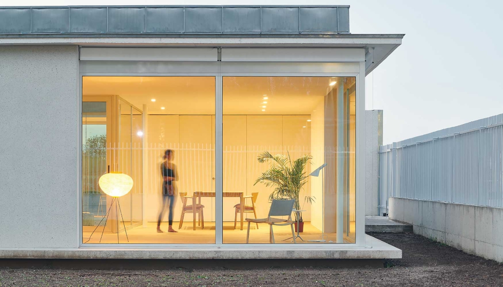 La IT-81-NG de Itesal es una ventana de alta gama que destaca por sus sobresalientes prestaciones mecnicas y trmicas