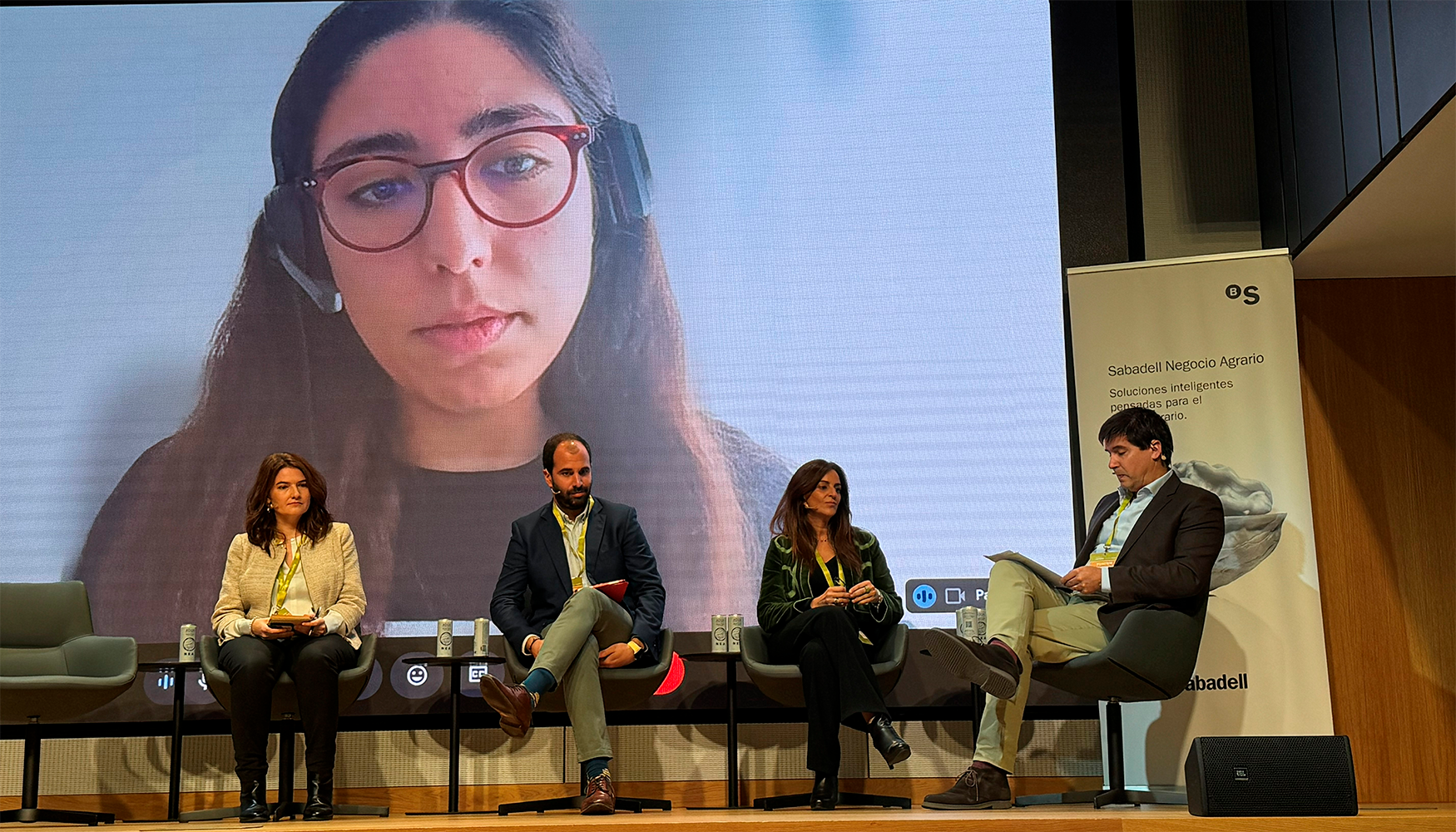La primera mesa se centr en el marco regulatorio de la agrivoltaica