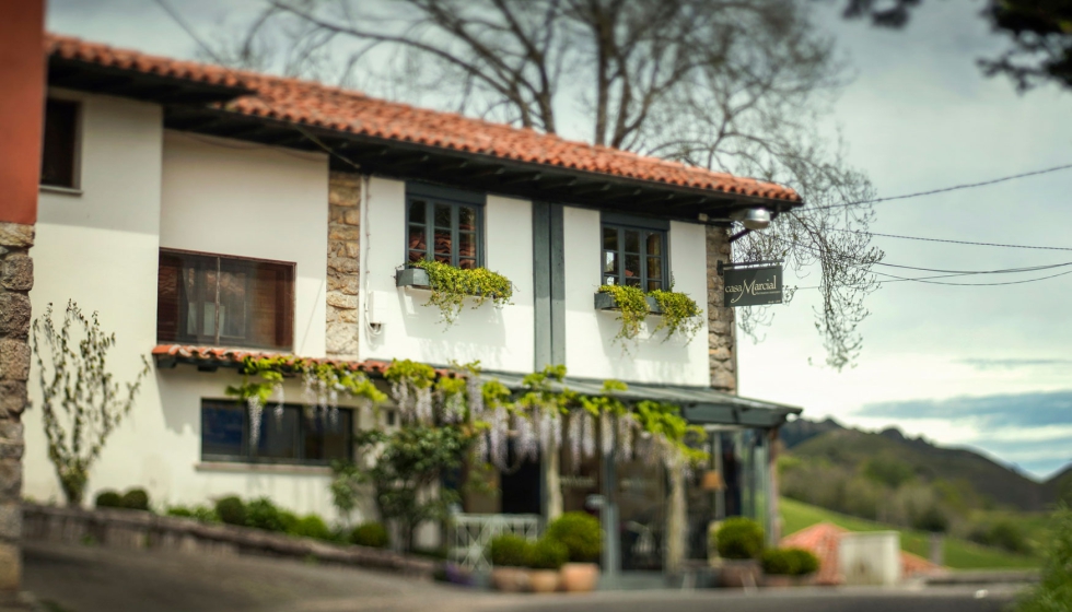 Casa Marcial est situado en Asturias, en la buclica aldea de La Salgar, a tres kilmetros de la villa de Arriondas en el Concejo de Parres...