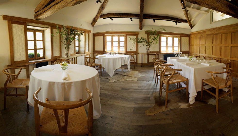 En el restaurante, la familia afirma que trabaja creando y divirtindose como el primer da...