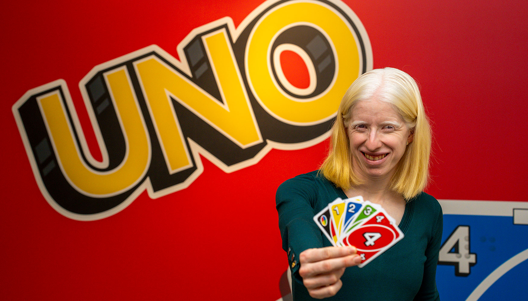 UNO Braille permite que las personas con discapacidad visual formen parte de la experiencia de juego