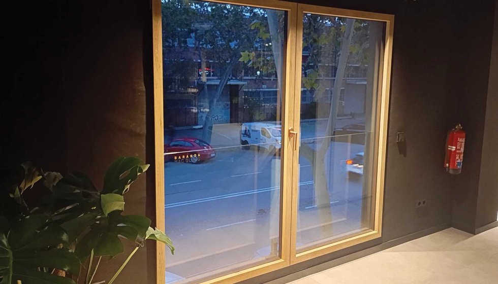 Serie HO 70 RPT C16 de CentroAlum con marco oculto para paredes de placa de yeso laminado