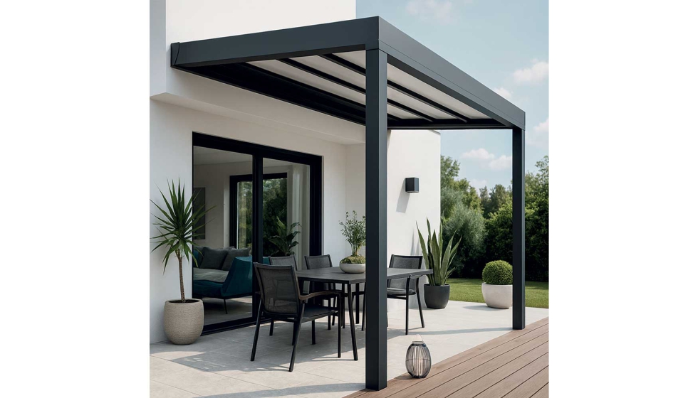 La prgola retrctil Polytop, de Mitjavila, ofrece proteccin frente al sol y las inclemencias del tiempo...