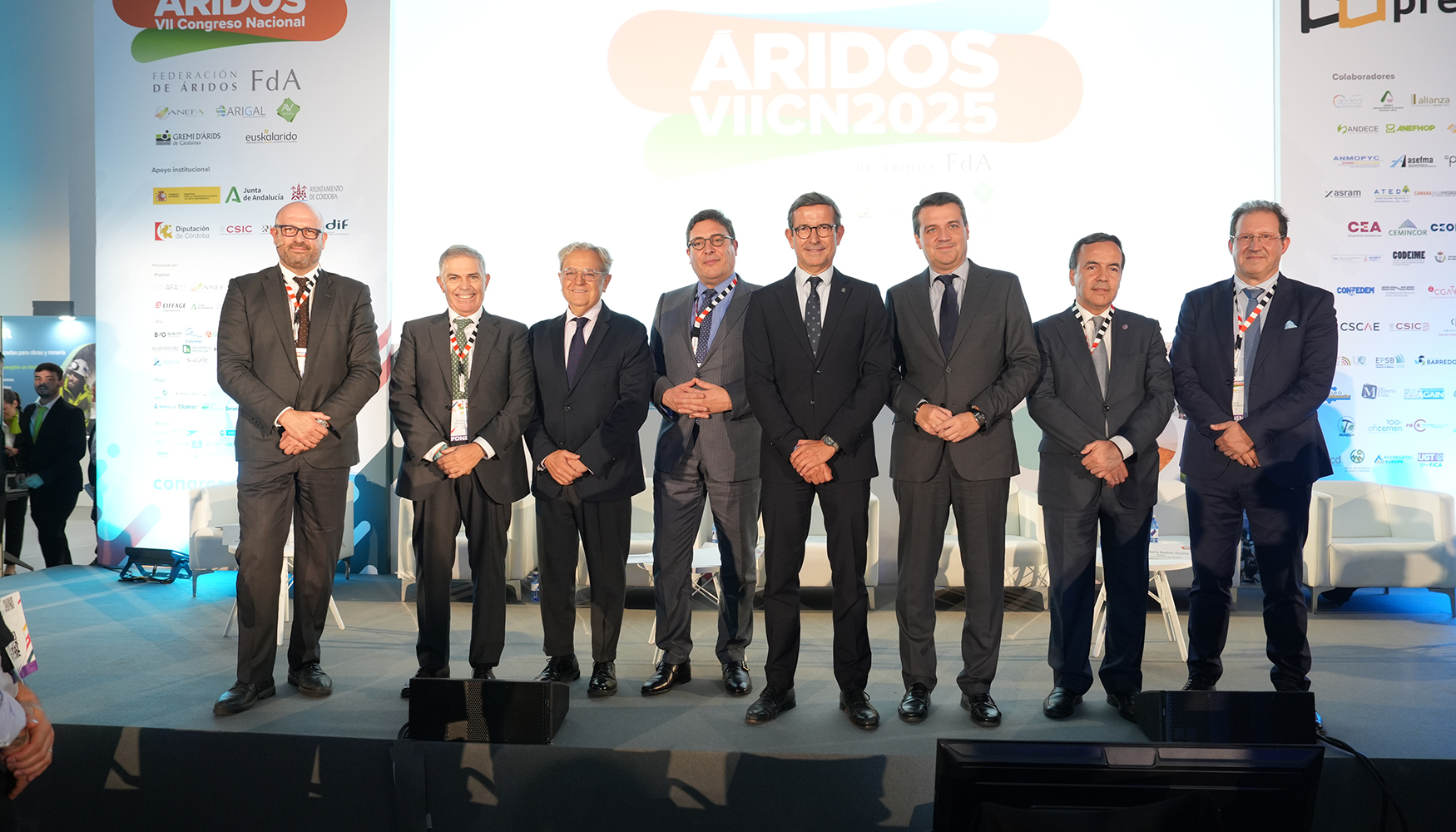 Personalidades en la clausura del VII CNA...