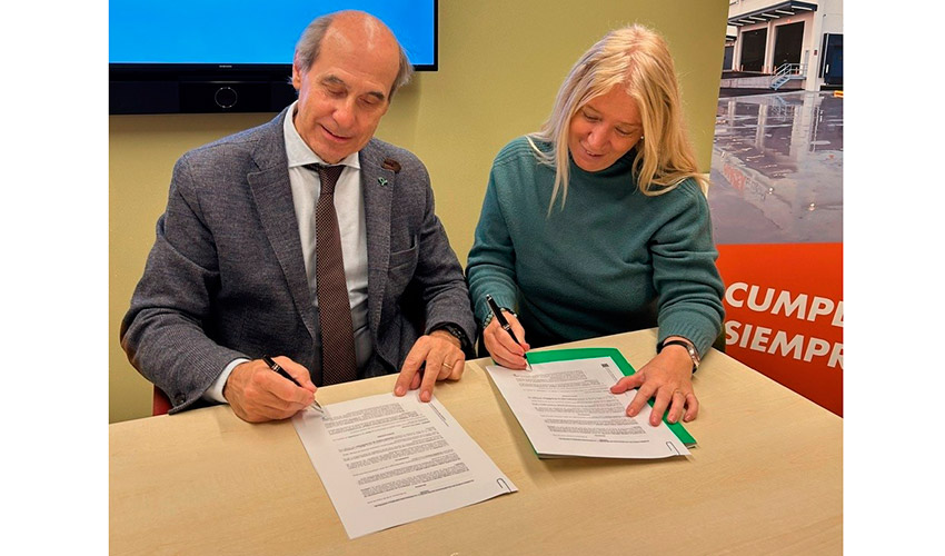 Firma del acuerdo de colaboracin entre representantes de NACEX y la Asociacin Espaola Contra el Cncer