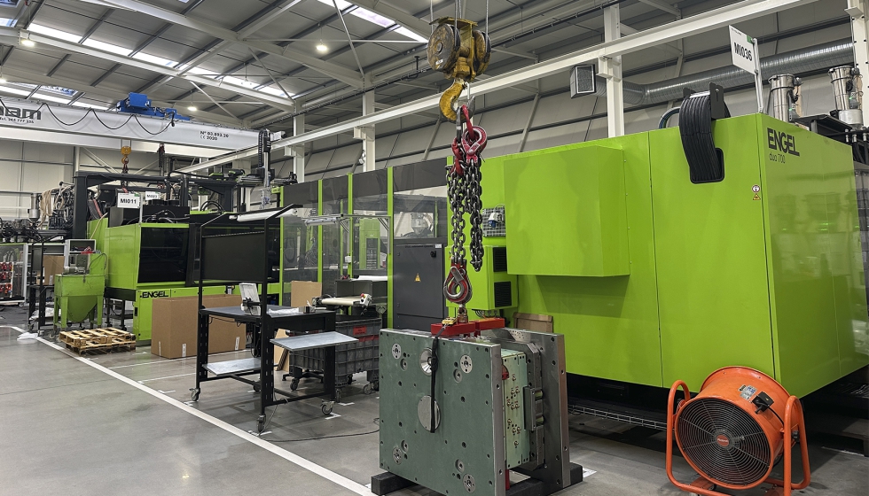 En la gran mayora de moldistas existe un importante parque de inyectoras de plstico...