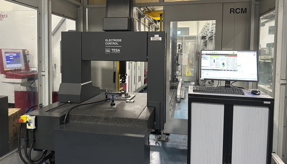 El control de calidad, mediante brazos robticos o CMM, tampoco falta en las plantas de produccin...