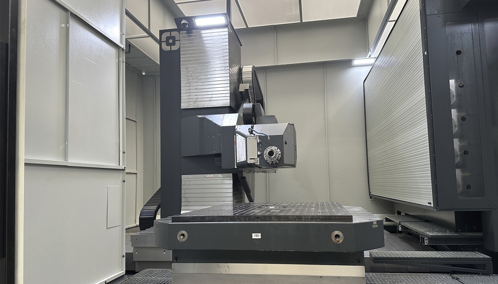 Los grandes moldes exigen grandes mquinas, como esta que combina taladrado - fresado para moldes pero tambin sectores como la energa...