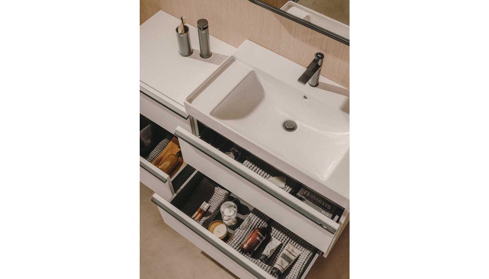 Esta coleccin modular ofrece soluciones prcticas que facilitan la mxima organizacin con un diseo elegante