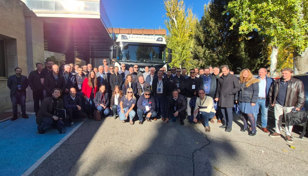Profesionales de Scania y carroceros durante la tercera Jornada organizada por la marca