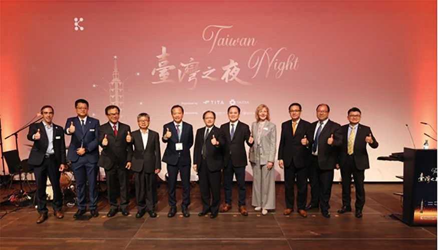 Delegados institucionais e empresariais na inaugurao do 'Pavilho de Taiwan', centrado na inovao e na sustentabilidade...