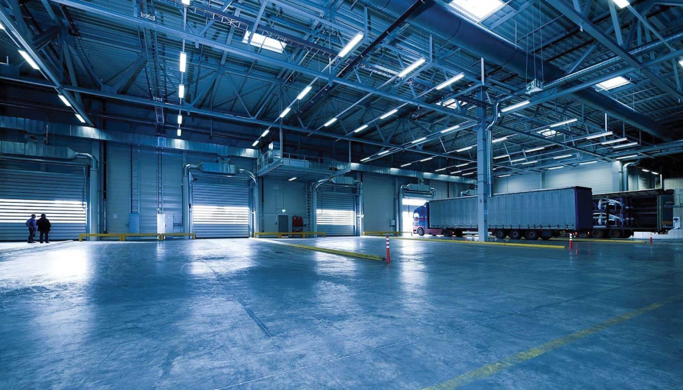 El CTN 85 ha editado una nueva norma UNE para el mbito de puertas industriales, comerciales y de garaje. Foto: EFAFLEX_Schnelllauftore, en Pixabay...