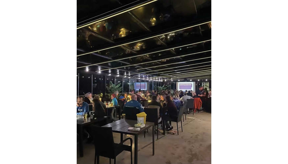 En condiciones ptimas, el espacio funciona como una terraza completamente abierta, mientras que, ante cambios climticos...