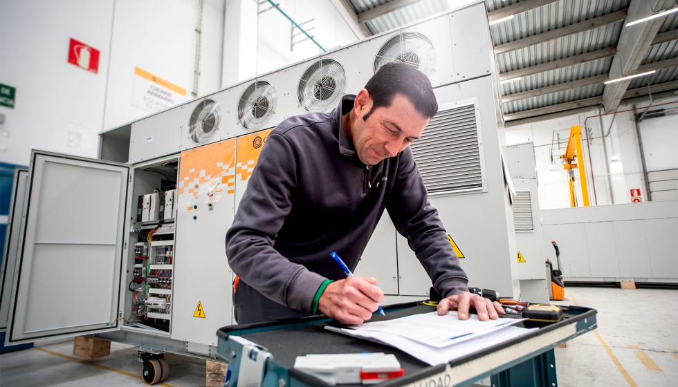 La combinacin del alcance global de ABB y la cartera y experiencia de Gamesa Electric sita a la compaa en una buena posicin para captar la...