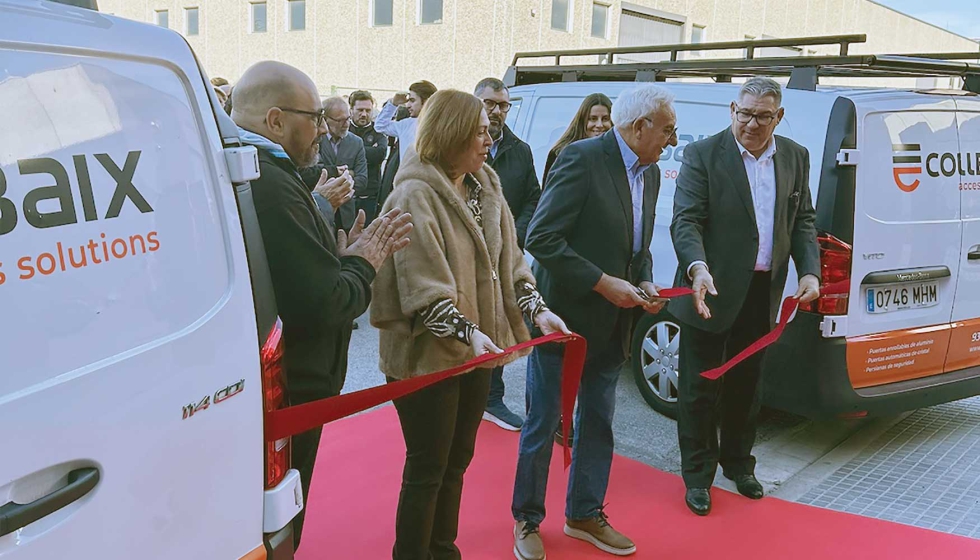 Un instante del corte de cinta inaugural de la nueva instalacin de Collbaix