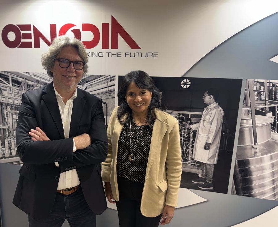 Yannick Le Gratiet, director de Oenodia, junto a Flor Etchebarne, responsable del mercado espa�ol y sudamericano