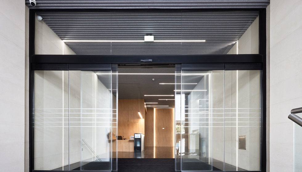 Os acessos automticos Manusa esto preparados para serem ligados aos sistemas domticos dos edifcios