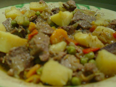 Uno de los platos tpicos de la gastronoma local, el estofado de patatas, a base de patata de Prades. Foto: www.prades.info...
