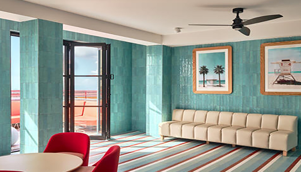 Boc Beach destaca por la utilizacin de colores y texturas cermicas. Proyecto de Il Mio Design...