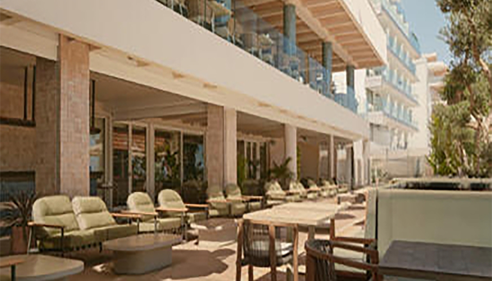 Hipotels Don Juan conserva el carcter original utilizando una paleta atrevida para reforzar su identidad. Il Mio Design...