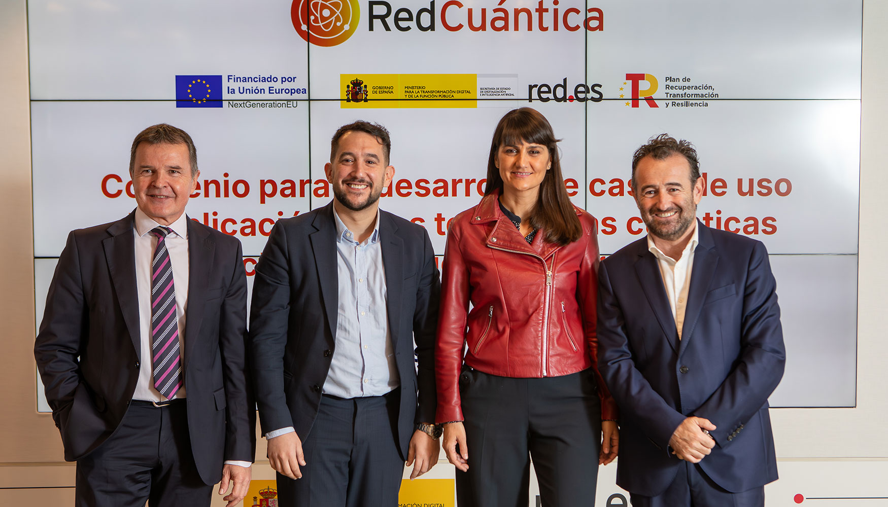 Toms Iriondo, director general de GAIA; el director general de Red...