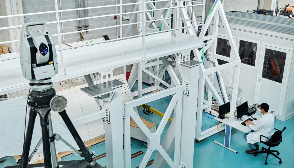 La torre de metrologa permite realizar pruebas interferomtricas de alta precisin en pticas de hasta 1,5 metros