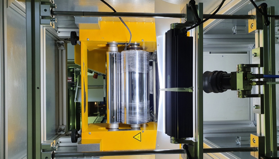 O sistema de inspe��o permite monitorizar a forma��o de dep�sitos nos rolos durante a extrus�o de pel�cula plana...