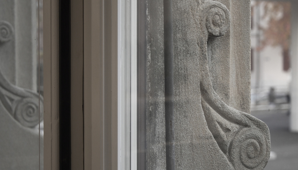 A fbrica de madeira Holzmanufaktur SwissAG mostra como uma renovao exigente de janelas pode ser efetuada com sucesso...