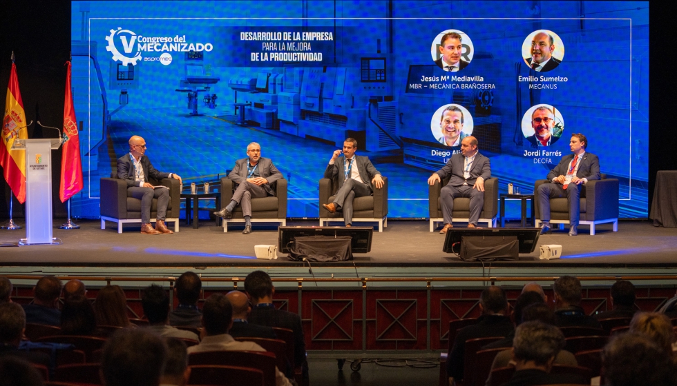 La segunda mesa redonda estuvo moderada por Alberto Varela, Direct Industrial Sales Manager  Iberia & Italy de Castrol...