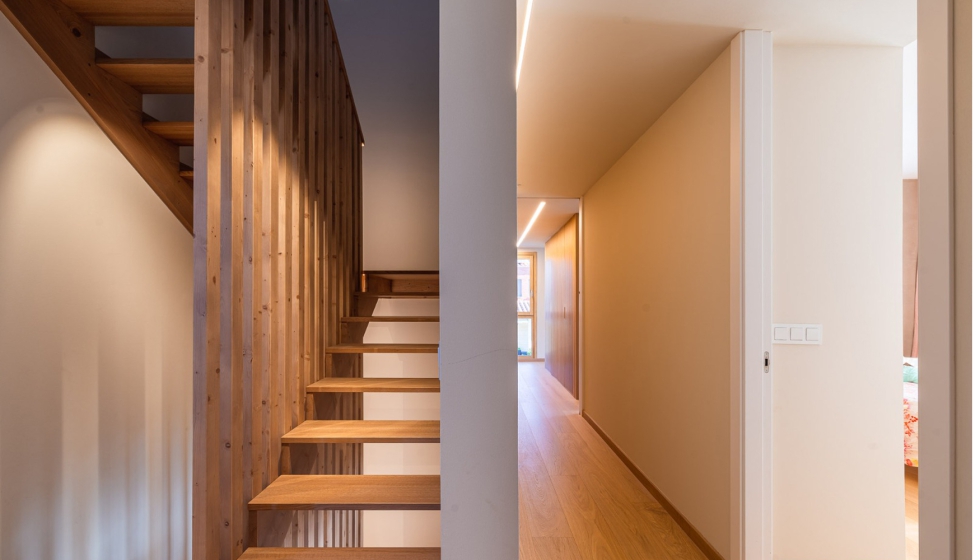 La disposicin espacial refuerza el confort y bienestar de la familia que habita esta residencia. Foto: Juan Luis Campoy...