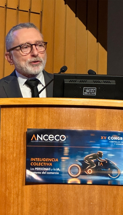 lvaro Otal, gerente de Anceco, present el acto