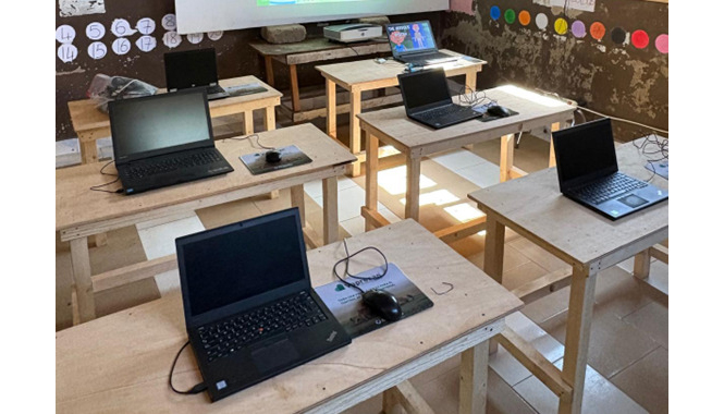 i3e anuncia una nueva accin en colaboracin con la ONG Advance4Africa para equipar un aula informtica en la MBM Academy de Batokunku...