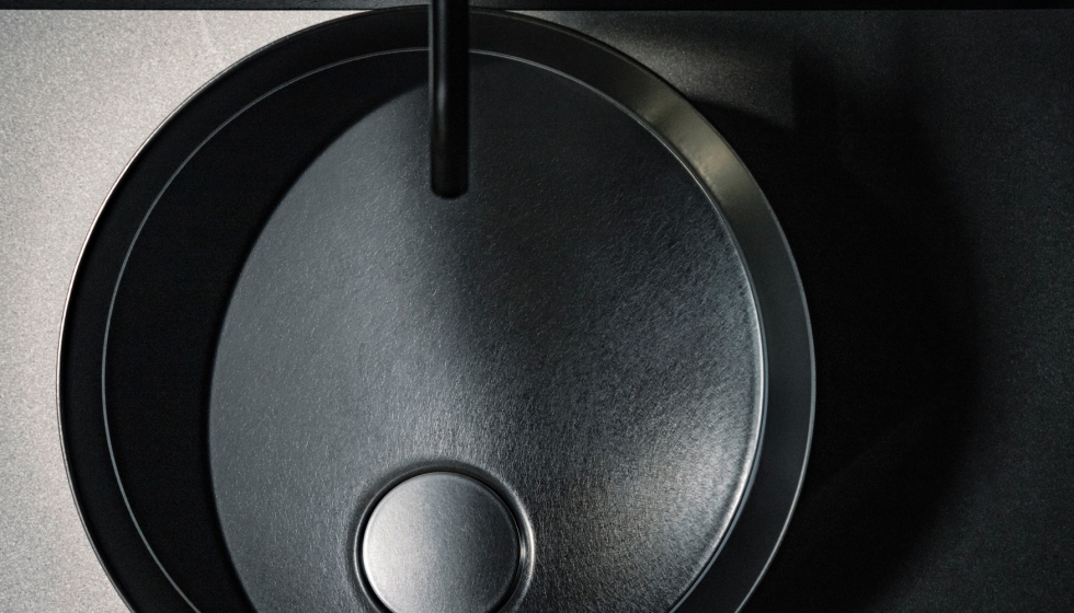 Vitreon steel a�ade una nueva dimensi�n al mundo de los materiales de Laufen